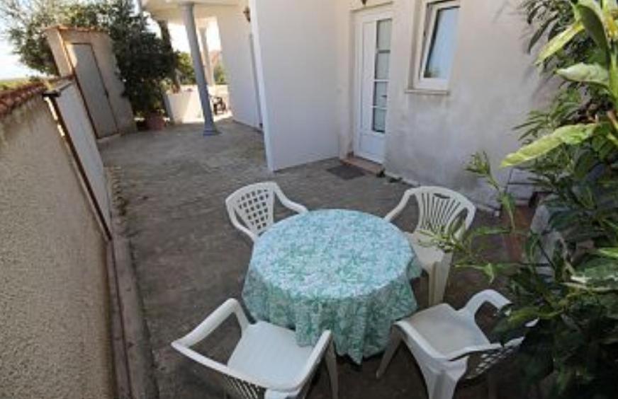 Apartments Angela Ližnjan Εξωτερικό φωτογραφία
